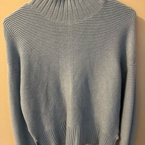 Cyrus Women's Ribbed Turtleneck Sweater - Light Gray